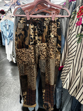 Load image into Gallery viewer, Made in Italy Safari Suede Capris
