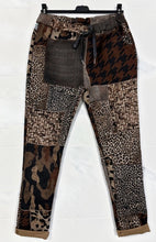 Load image into Gallery viewer, Made in Italy Safari Suede Capris
