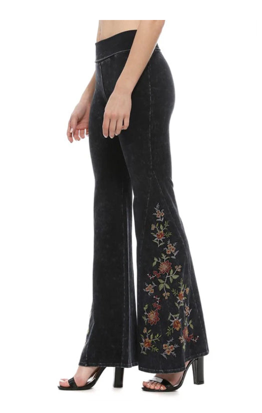 T-Party Embroidered Yoga Pants